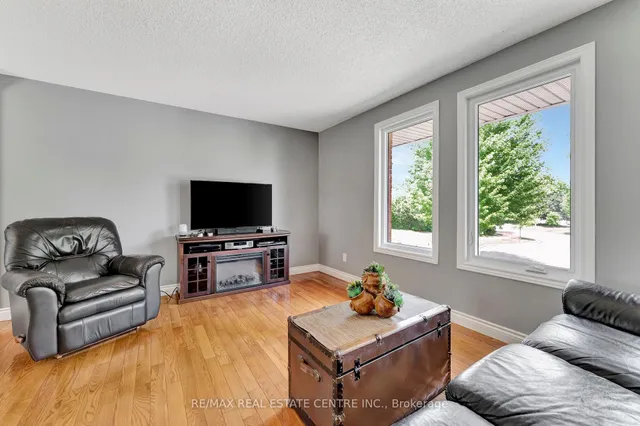 Additional image 7 of 11 Brassey Crt