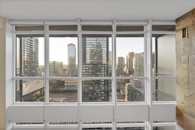 Additional image 22 of 15 Fort York Blvd Unit 3205