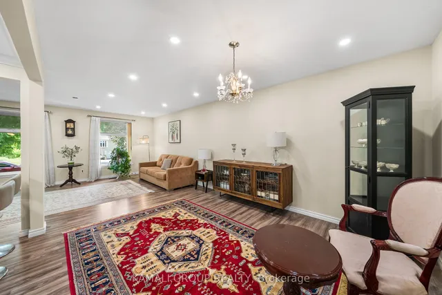 Additional image 10 of 16 Elise Terr