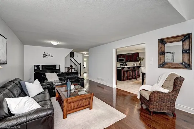 Additional image 15 of 72 Helena Feasby St