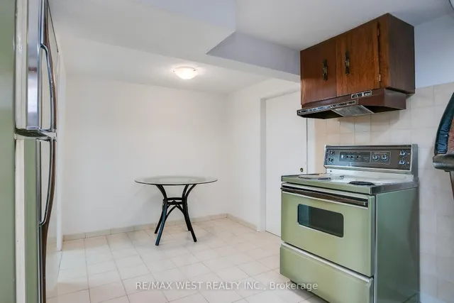 Additional image 27 of 50 Larchmere Ave