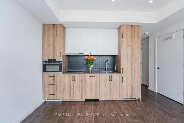 Additional image 19 of 741 King St Unit 411