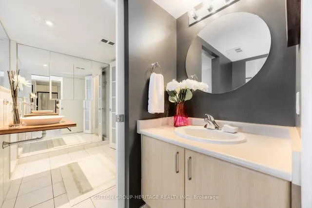 Additional image 32 of 550 Queens Quay Unit 126