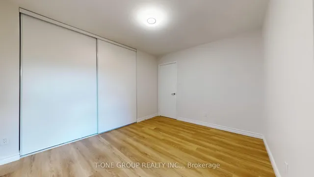 Additional image 17 of 632 Adelaide St