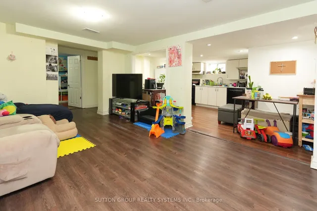 Additional image 16 of 30 Silvercrest Ave