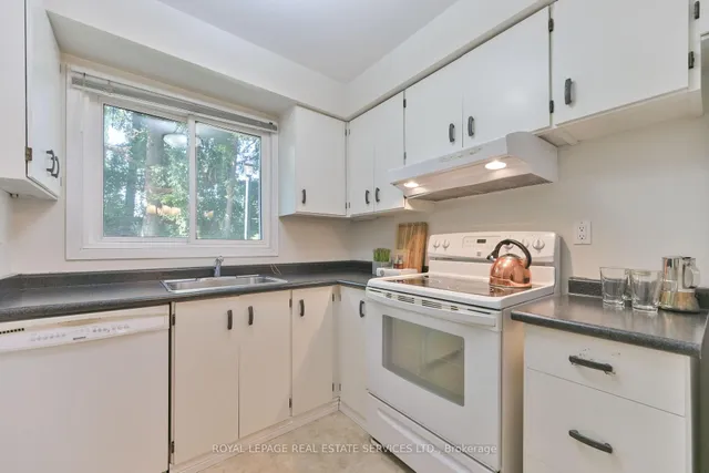 Additional image 11 of 442 Perth Ave Unit 11