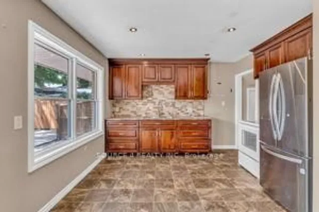 Additional image 9 of 35 Vista Cres