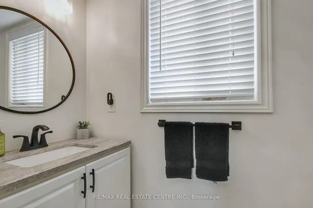 Additional image 8 of 194 Hollyridge Cres