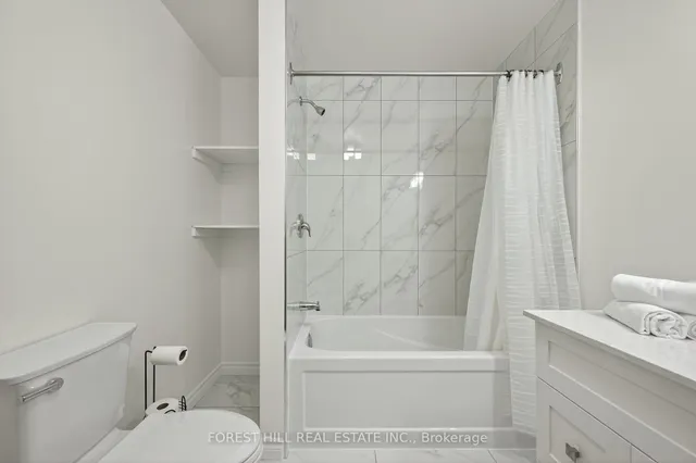 Additional image 24 of 35 Regatta Cres