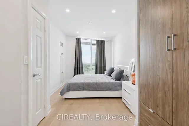 Additional image 21 of 18 Holmes Ave Unit UPH02