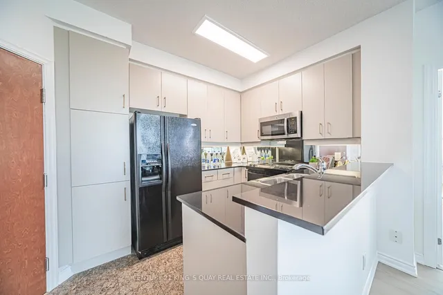 Additional image 14 of 300 Bloor St Unit 2004