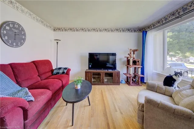 Additional image 8 of 73 Overlea Dr