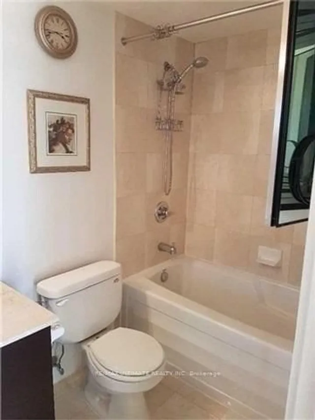 Additional image 8 of 438 King St Unit 1206