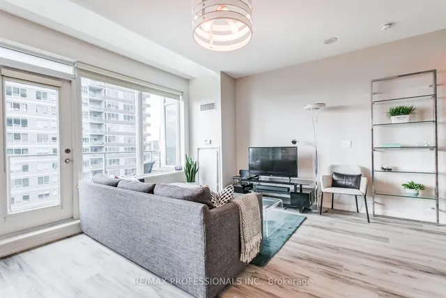 Additional image 16 of 55 East Liberty St Unit 1210