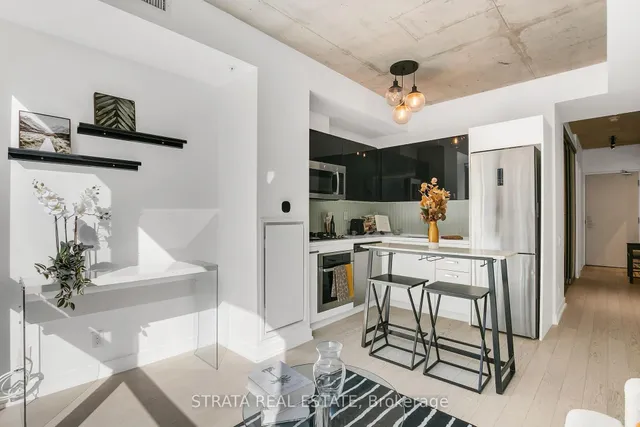 Additional image 6 of 39 Brant St Unit 512