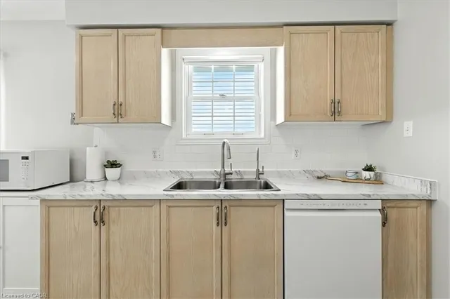 Additional image 15 of 53 Wake Robin Dr