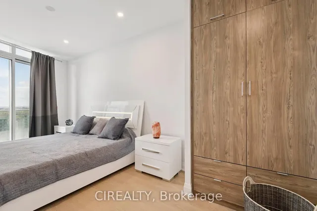 Additional image 20 of 18 Holmes Ave Unit UPH02