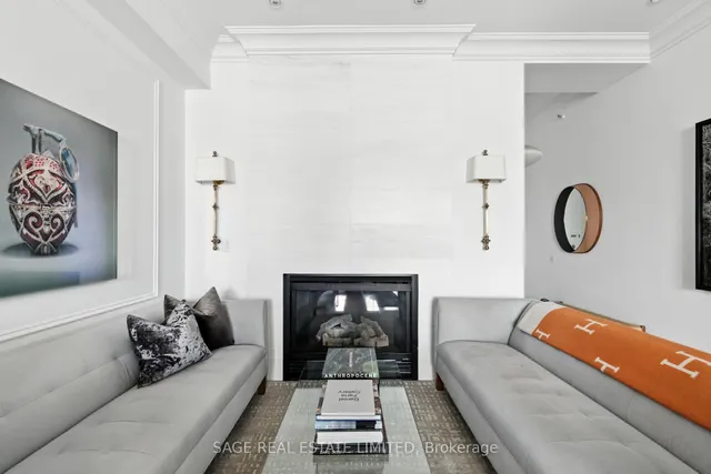 Additional image 3 of 670 Richmond St Unit 205