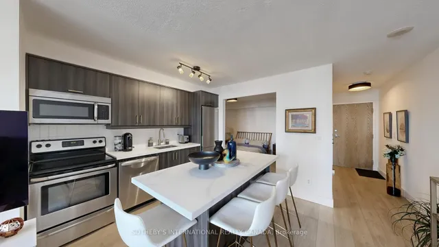Additional image 6 of 38 Joe Shuster Way Unit 1123