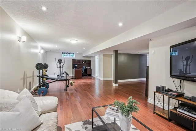 Additional image 15 of 533 Rush Meadow Cres