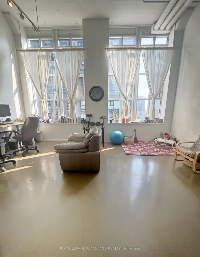 Additional image 2 of 410 King St Unit 418