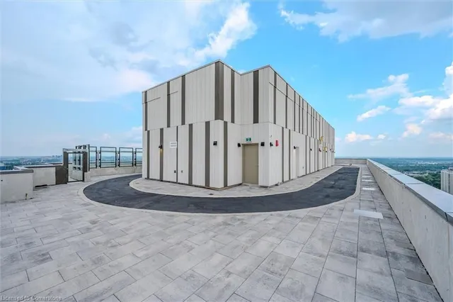 Additional image 37 of 55 Duke St Unit 323