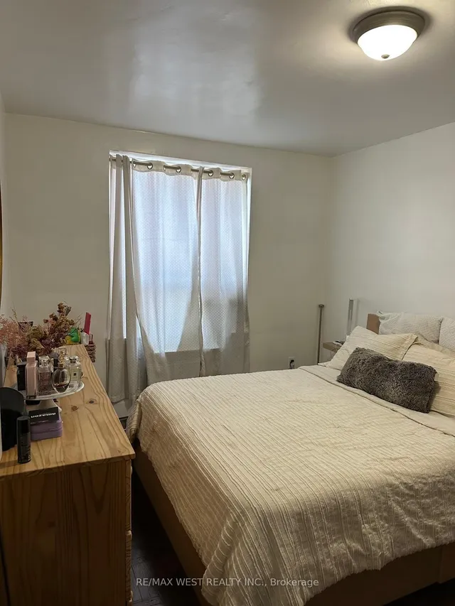 Additional image 9 of 2550 Bathurst St Unit 205