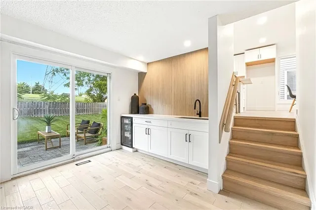 Additional image 19 of 40 Highview Dr