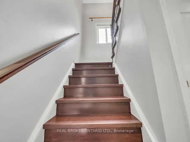 Additional image 25 of 141 Hollyridge Cres