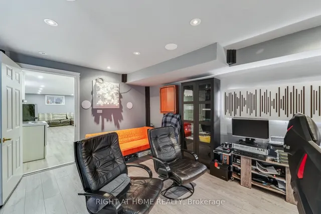 Additional image 36 of 3 Jean Dempsey Gate