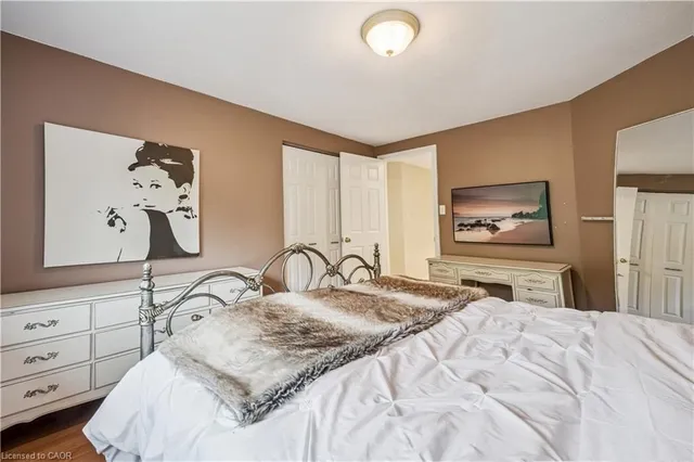 Additional image 9 of 533 Rush Meadow Cres