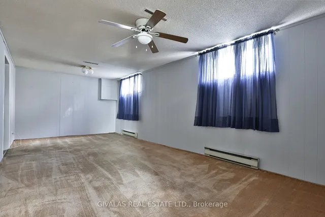 Additional image 24 of 63 Alpaca Dr