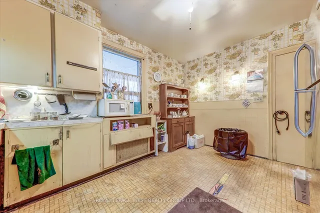 Additional image 7 of 24 Augusta Ave