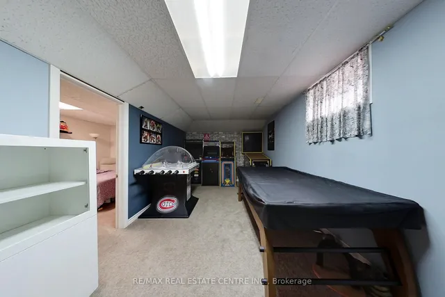 Additional image 27 of 194 Hollyridge Cres