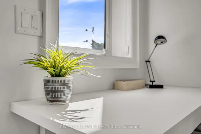 Additional image 14 of 963 Lansdowne Ave