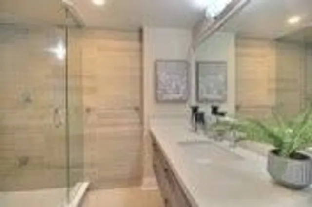 Additional image 22 of 150 Alton Towers Circ Unit 1611