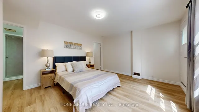 Additional image 26 of 632 Adelaide St