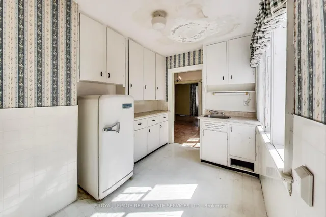 Additional image 23 of 418 Willard Ave