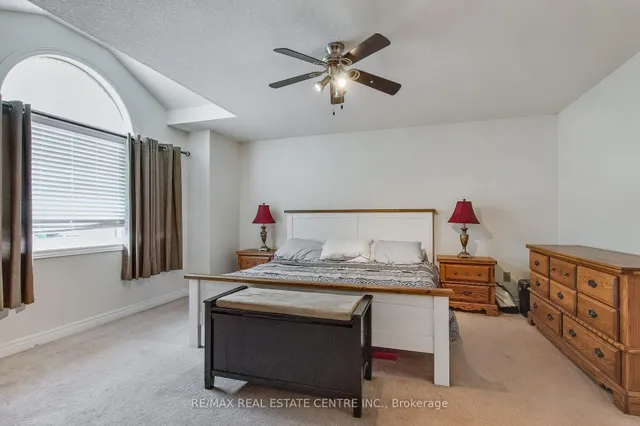 Additional image 24 of 194 Hollyridge Cres