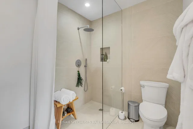 Additional image 23 of 87 Lake Cres