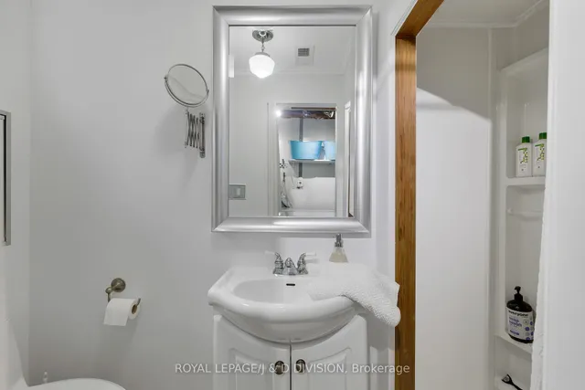 Additional image 35 of 27 Paramount Crt