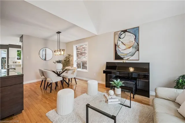 Additional image 33 of 533 Rush Meadow Cres