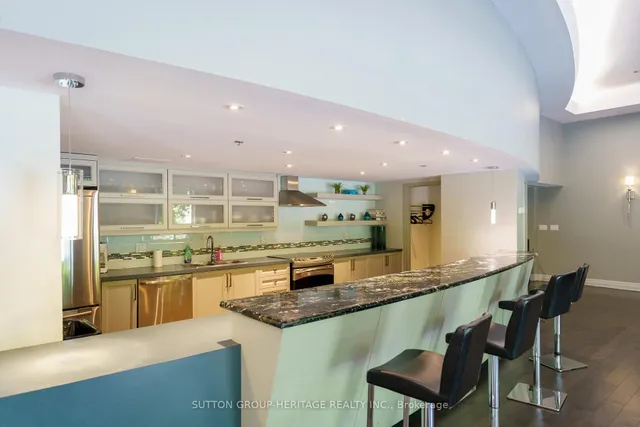 Additional image 38 of 550 Queens Quay Unit 126