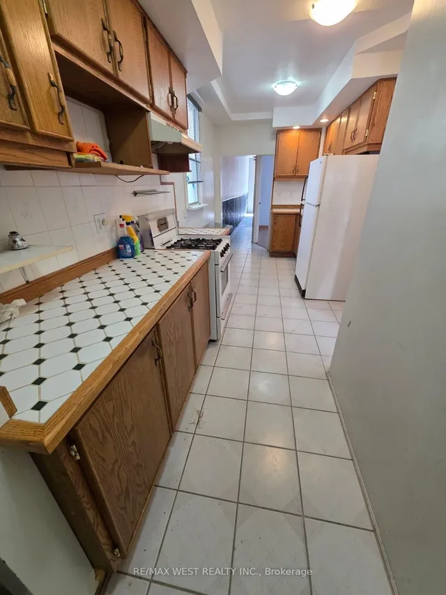 Additional image 7 of 160 King Edward Ave