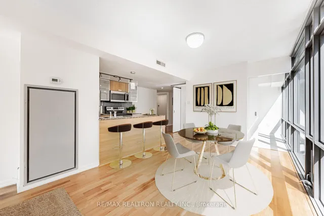 Additional image 19 of 38 Grenville St Unit 707
