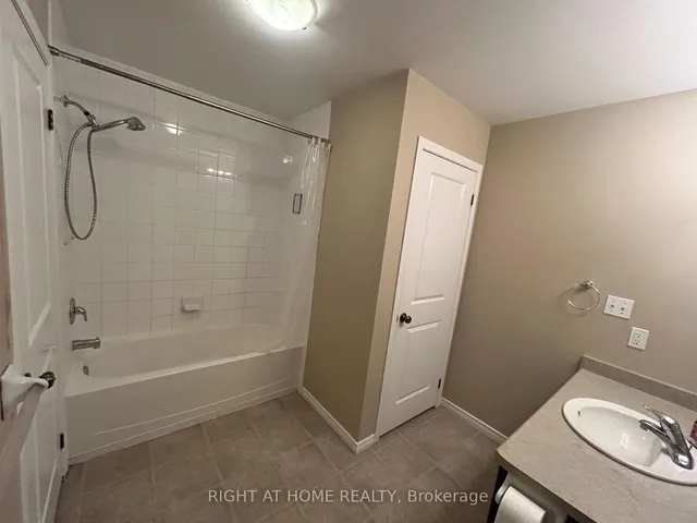 Additional image 19 of 972 Zeller Cres