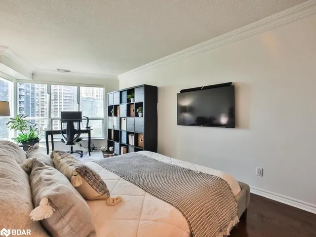 Additional image 19 of 2111 Lake Shore Blvd Unit 719