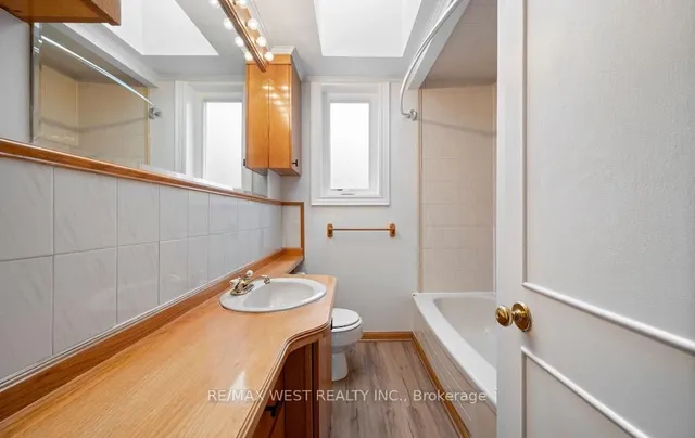 Additional image 22 of 6 Robindale Ave