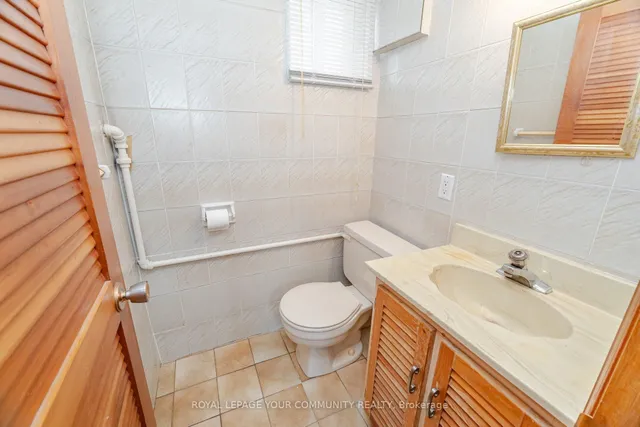 Additional image 37 of 185 Dunraven Dr