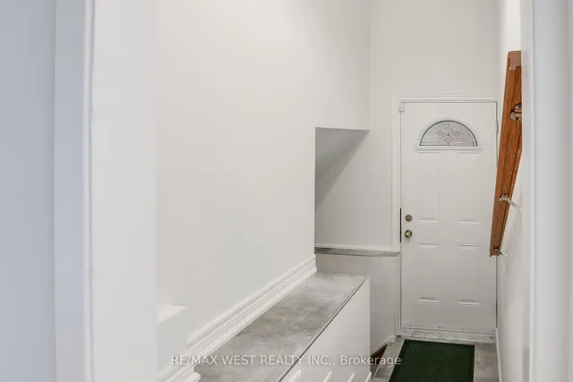 Additional image 34 of 50 Larchmere Ave